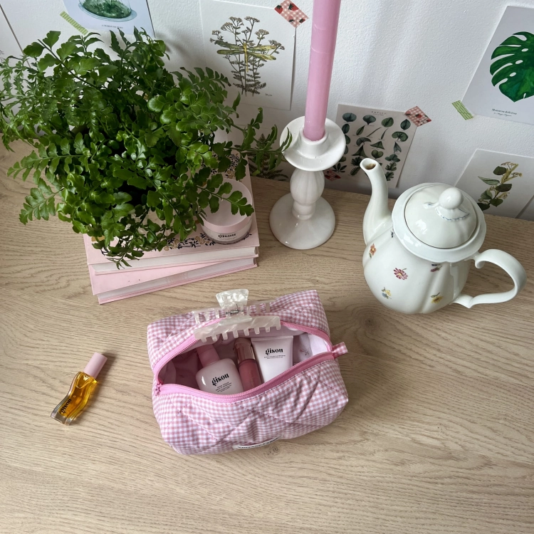 Kosmetyczka w różową kratkę