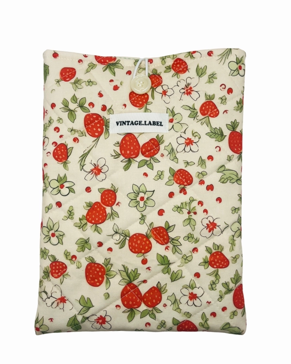Etui w truskawki