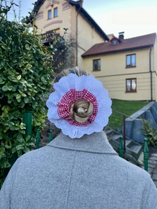 Czerwona gumka na koka z koronką