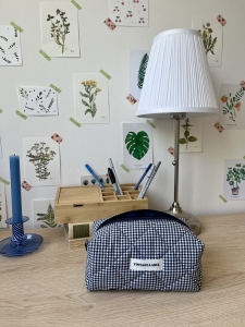 Kosmetyczka w granatową kratkę