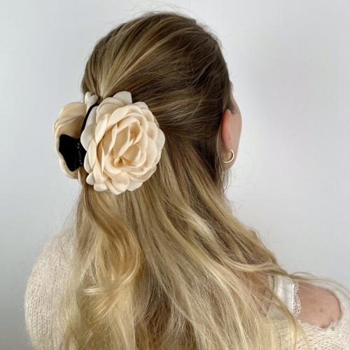 Kwiatowa klamra waniliowa