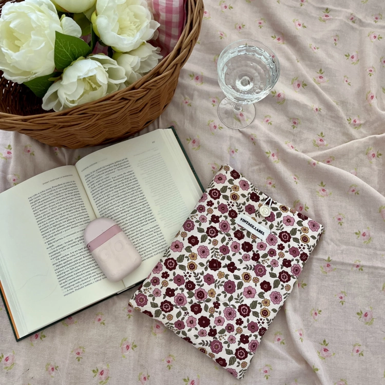 Etui malinowy bukiet