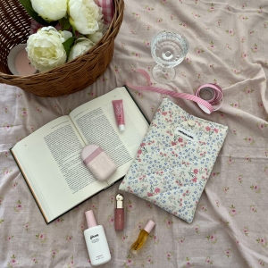 Etui pastelowy rozkwit