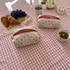 Kosmetyczka pudrowy ogród