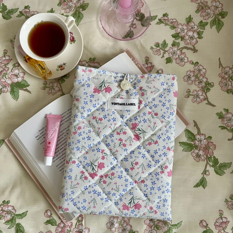 Etui pastelowy rozkwit