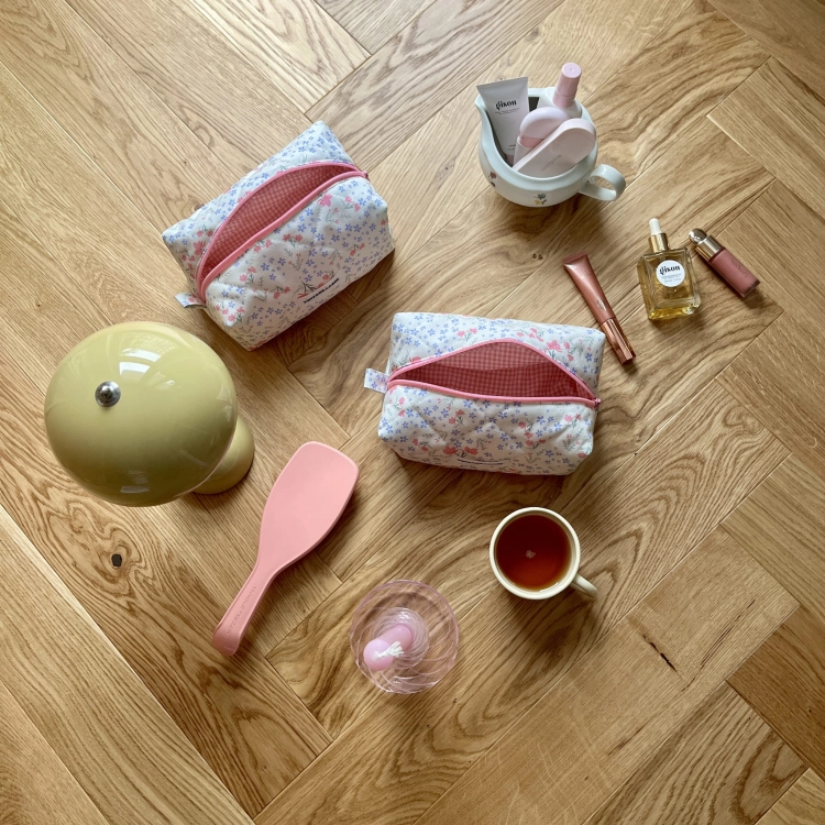 Kosmetyczka pastelowy rozkwit