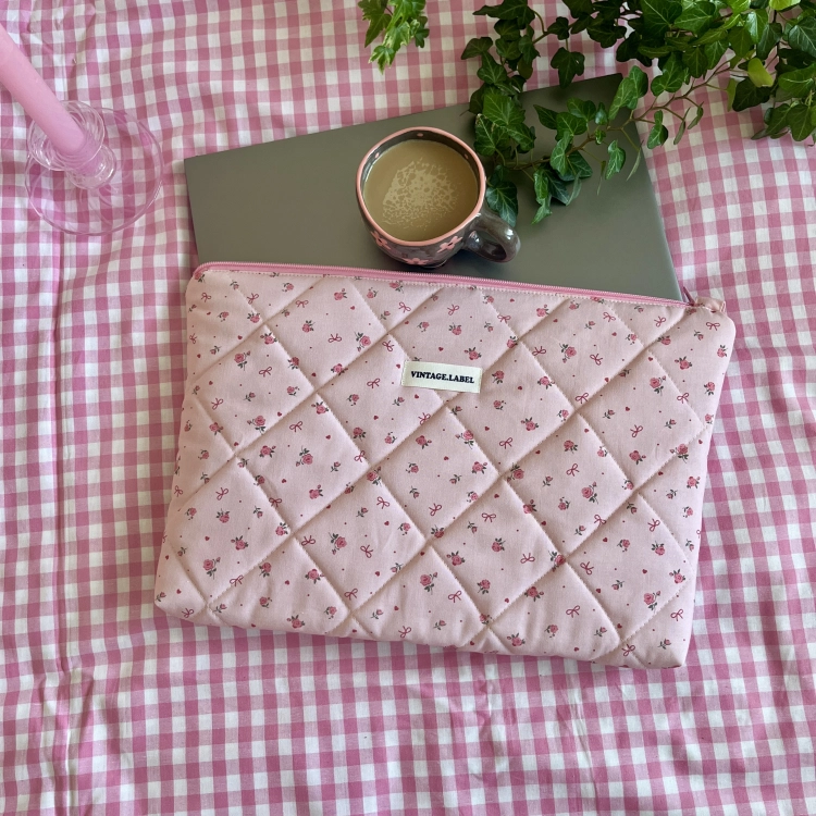 Etui na laptopa różowe kokardki