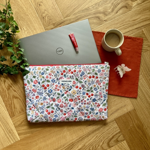 Etui na laptopa wiśniowy sad